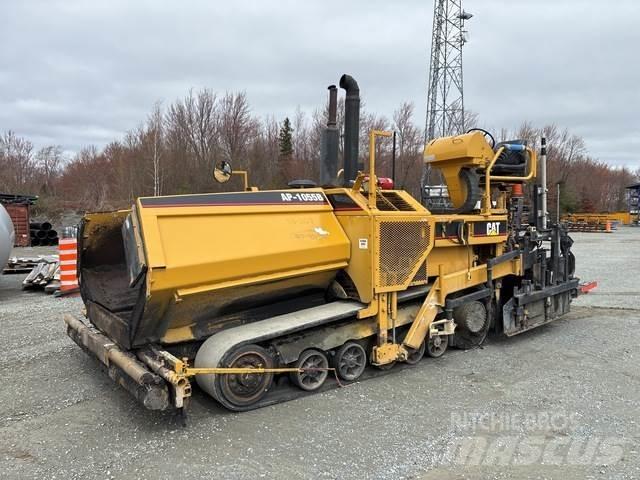CAT AP-1055B Asfalta klājēji