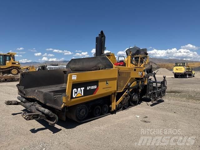 CAT AP-1055D Asfalta klājēji