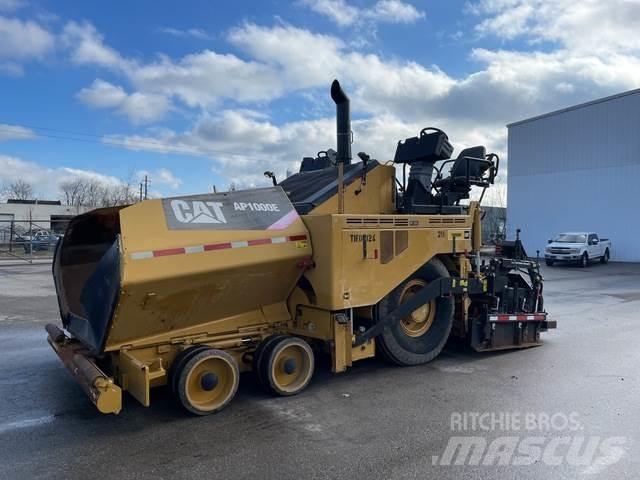 CAT AP1000E Asfalta klājēji