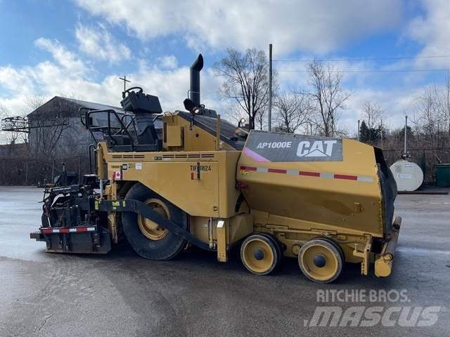 CAT AP1000E Asfalta klājēji