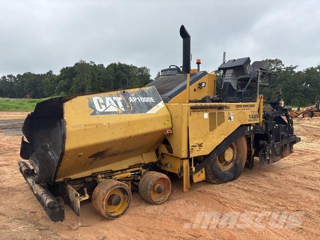 CAT AP1000E Asfalta klājēji