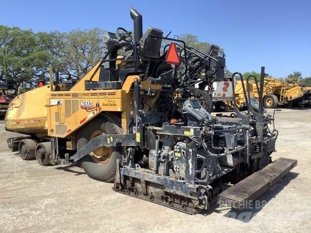 CAT AP1000F Asfalta klājēji