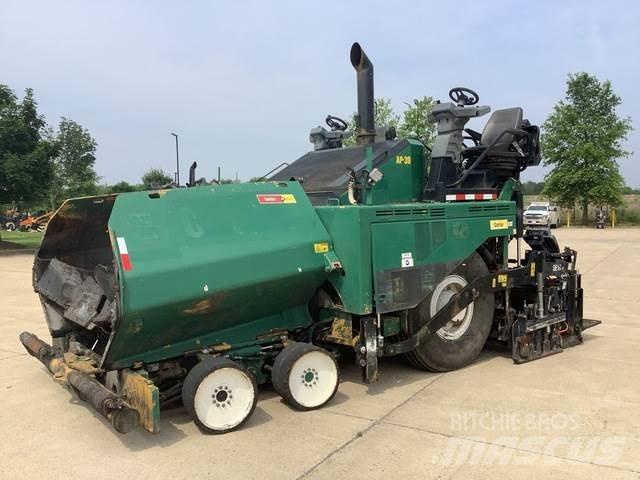 CAT AP1000F Asfalta klājēji