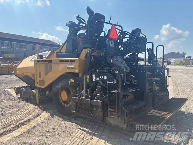 CAT AP1000F Asfalta klājēji