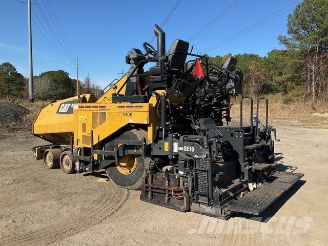 CAT AP1000F Asfalta klājēji