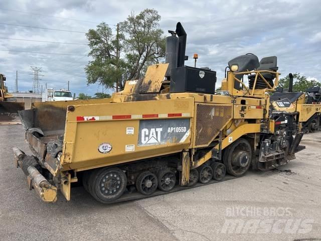 CAT AP1055D Asfalta klājēji