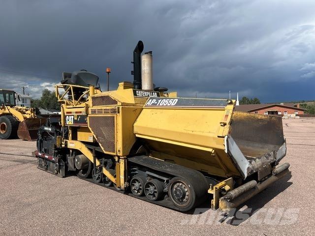 CAT AP1055D Asfalta klājēji