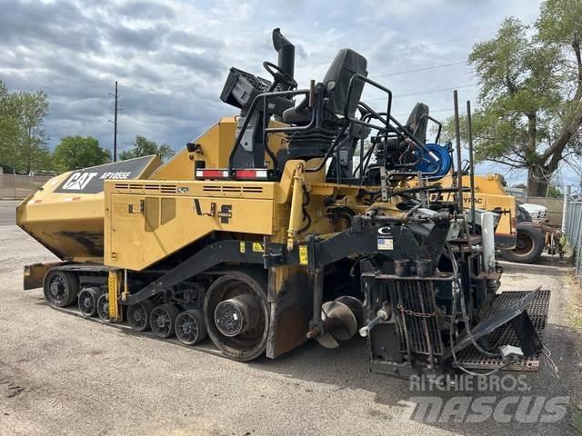 CAT AP1055E Asfalta klājēji