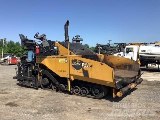 CAT AP1055F Asfalta klājēji