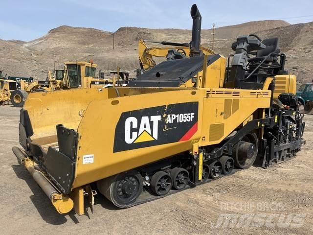 CAT AP1055F Asfalta klājēji