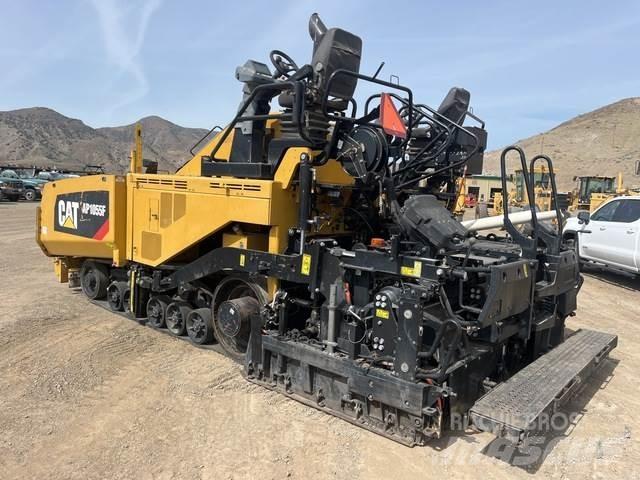 CAT AP1055F Asfalta klājēji