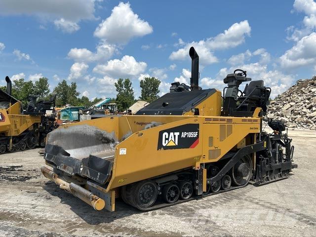CAT AP1055F Asfalta klājēji