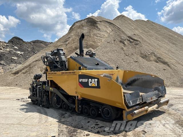 CAT AP1055F Asfalta klājēji