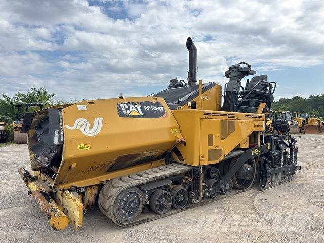 CAT AP1055F Asfalta klājēji