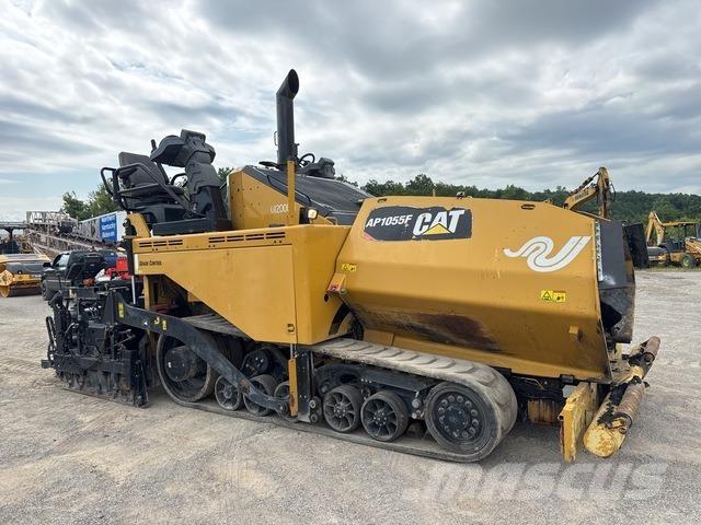 CAT AP1055F Asfalta klājēji