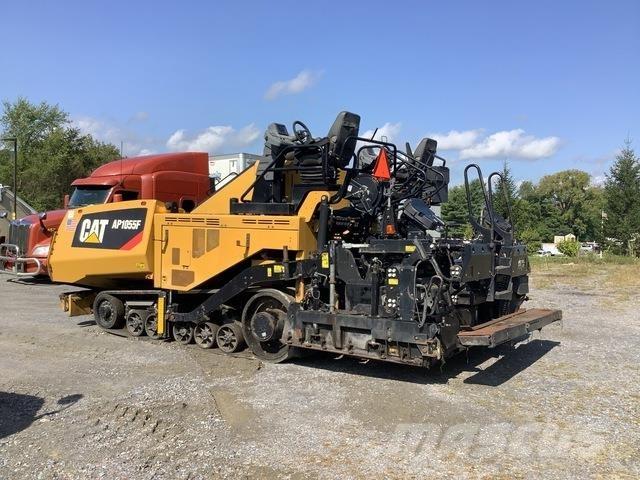 CAT AP1055F Asfalta klājēji