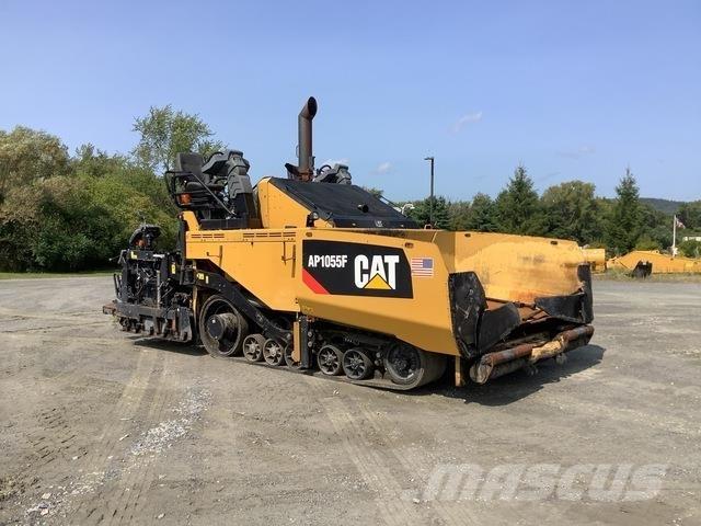 CAT AP1055F Asfalta klājēji