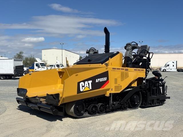 CAT AP1055F Asfalta klājēji