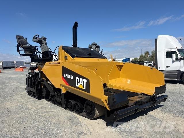 CAT AP1055F Asfalta klājēji
