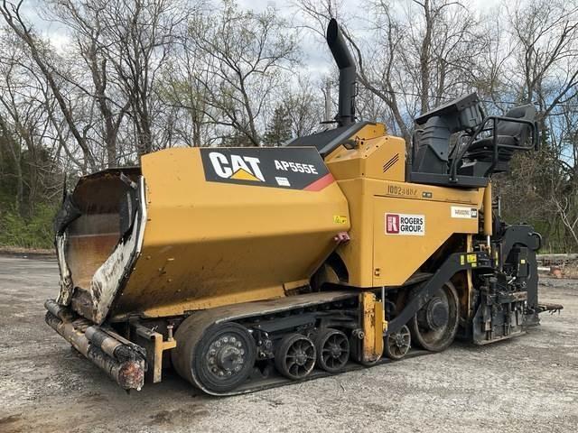 CAT AP555E Asfalta klājēji