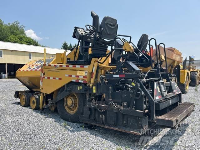 CAT AP600D Asfalta klājēji