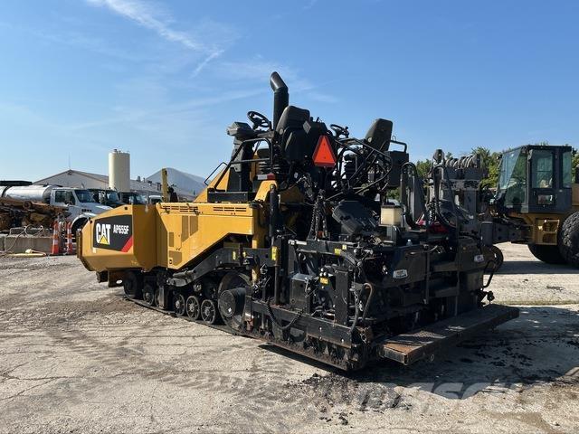 CAT AP655F Asfalta klājēji