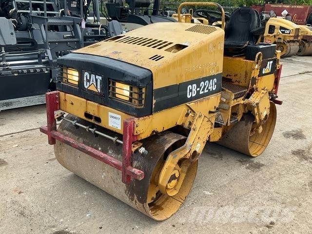 CAT CB-224C Divvalču grunts veltņi