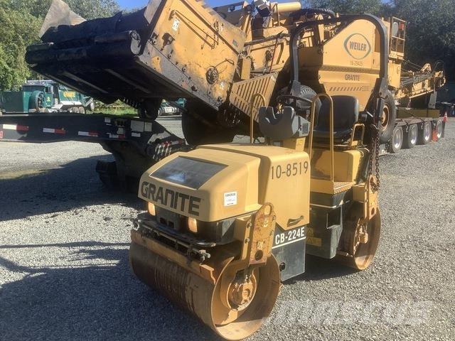 CAT CB-224E Divvalču grunts veltņi