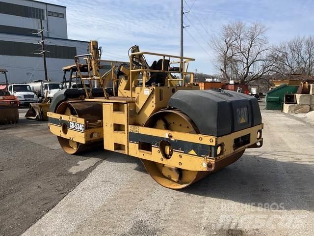 CAT CB-534C Divvalču grunts veltņi