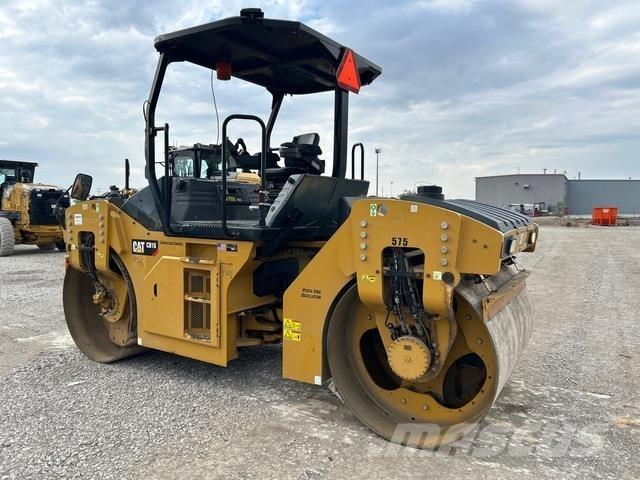 CAT CB10 Divvalču grunts veltņi