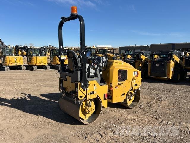 CAT CB2.5 Divvalču grunts veltņi