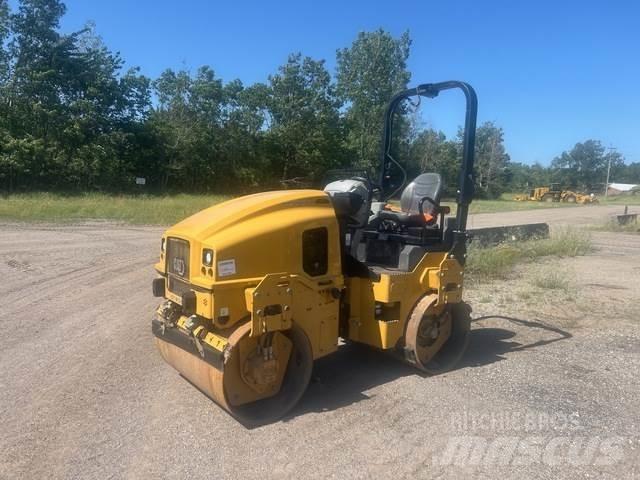 CAT CB2.7 Divvalču grunts veltņi