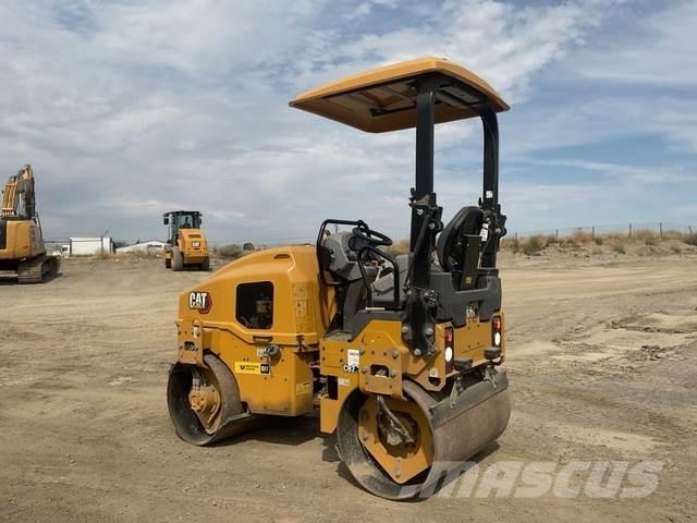 CAT CB2.7GC Divvalču grunts veltņi
