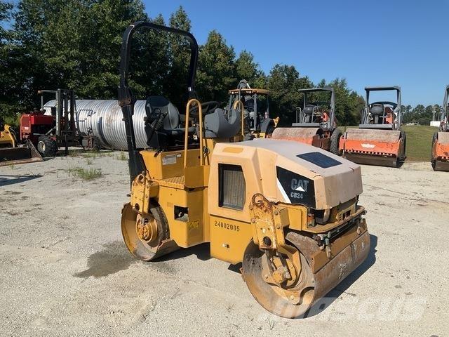 CAT CB24 Divvalču grunts veltņi