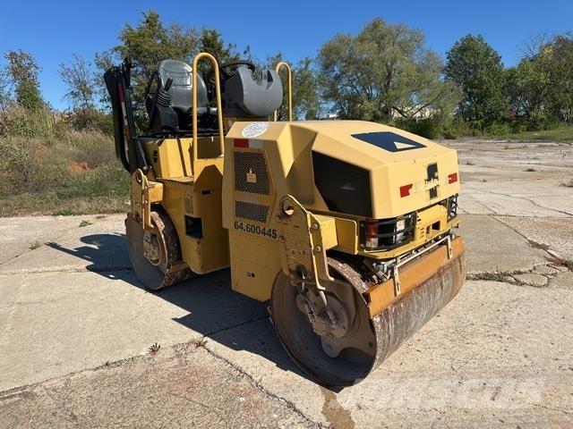 CAT CB24 Divvalču grunts veltņi