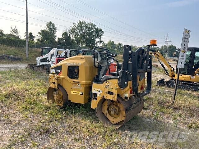 CAT CB24B Divvalču grunts veltņi
