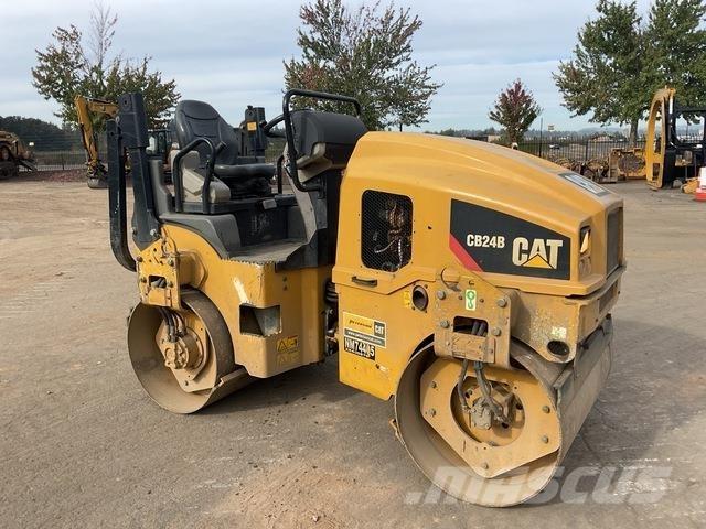 CAT CB24B Divvalču grunts veltņi