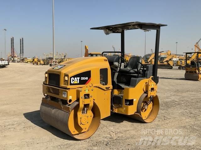 CAT CB34B Divvalču grunts veltņi