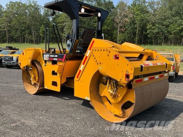 CAT CB54 Divvalču grunts veltņi