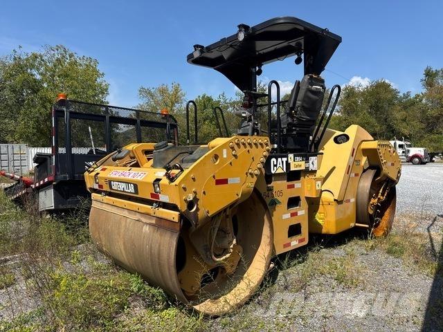 CAT CB54 XW Divvalču grunts veltņi