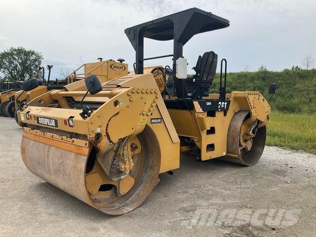 CAT CB64 Divvalču grunts veltņi