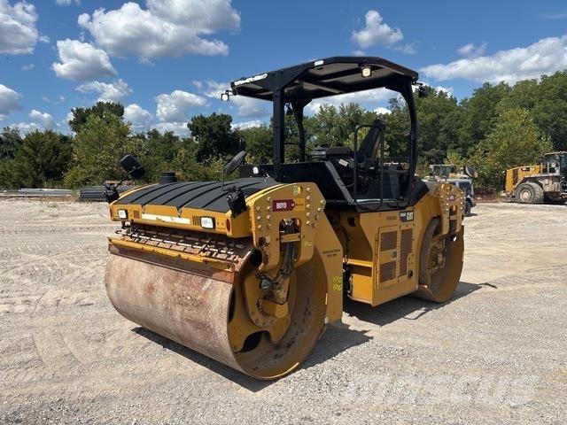 CAT CB66B Divvalču grunts veltņi