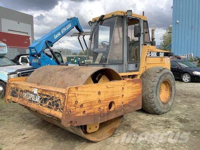 CAT CS-583C Vienvalča grunts veltņi