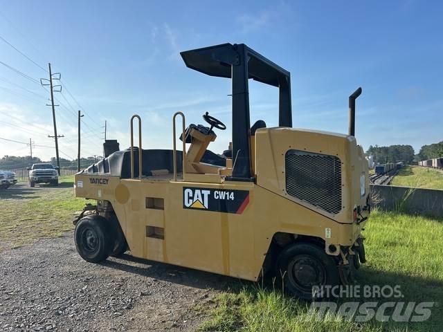 CAT CW14 Pneimatiskie veltņi