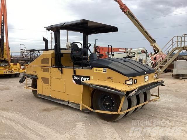 CAT CW34 Pneimatiskie veltņi