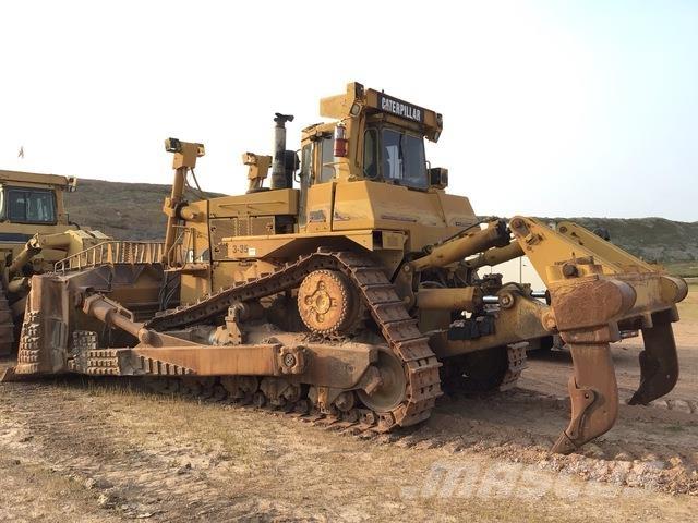 CAT D10R Kāpurķēžu buldozeri
