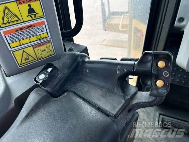 CAT D10T2 Kāpurķēžu buldozeri