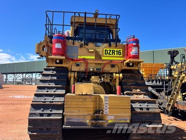 CAT D11T Kāpurķēžu buldozeri