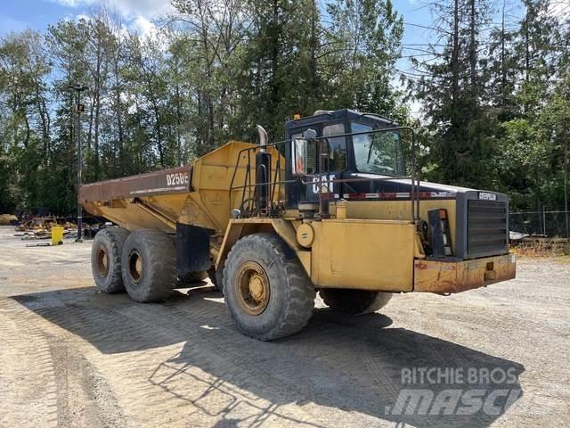 CAT D250E Artikulētie pašizgāzēji