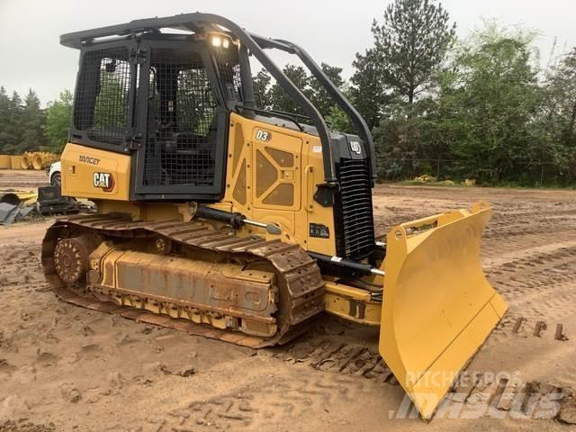 CAT D3 Kāpurķēžu buldozeri